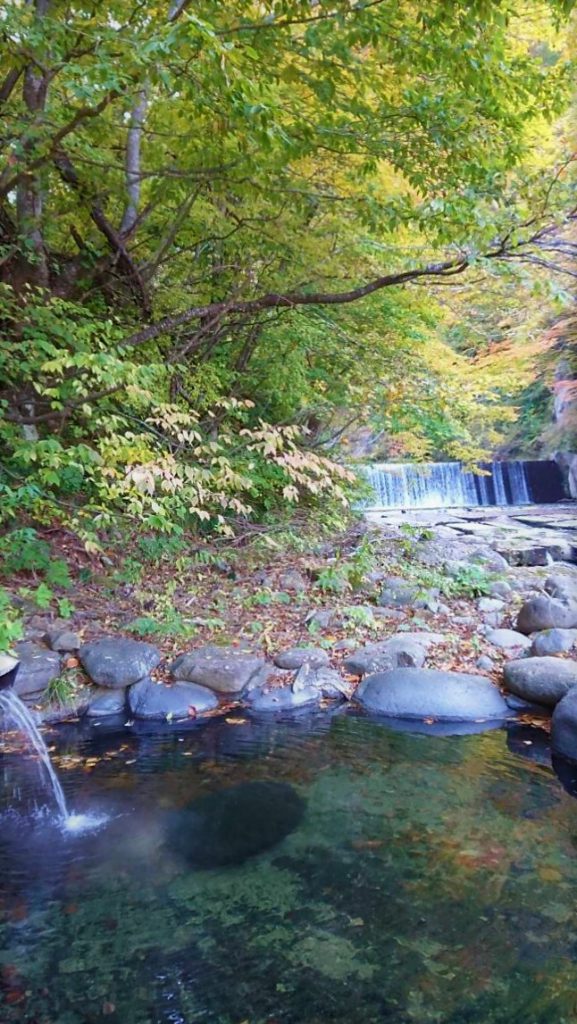 ゆざわジオパーク、秋ノ宮温泉峡紅葉、秘湯、露天風呂